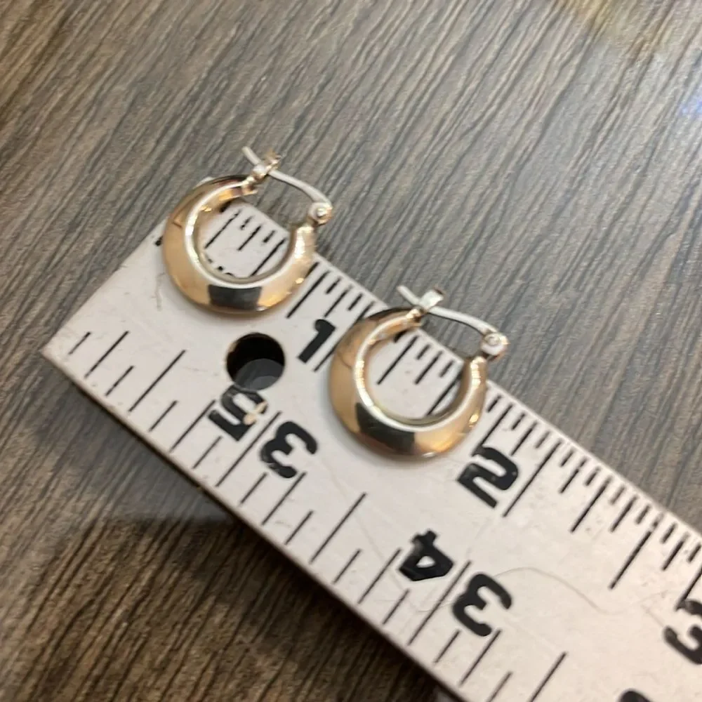 Vintage Sterling Silver Small Puffy Hoop Earrings